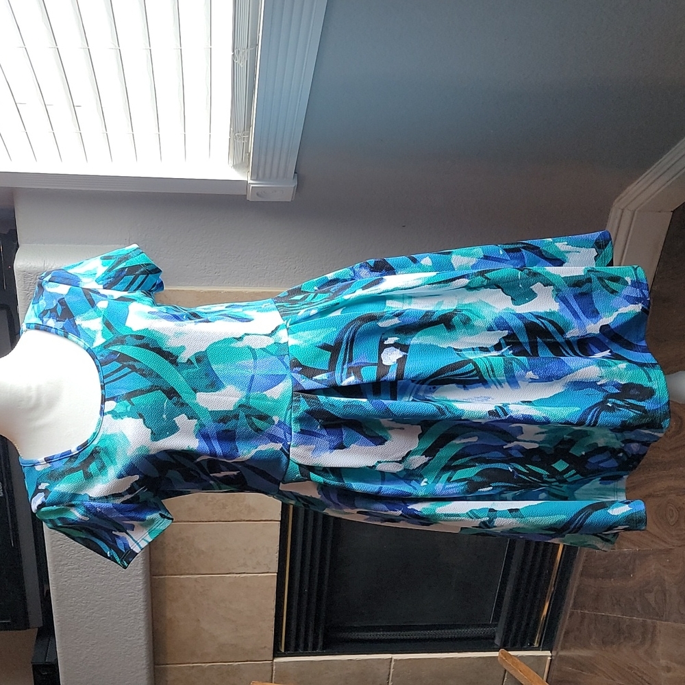 24/7 fit and flare size large, blue/green pattern, knee length, short sleeves